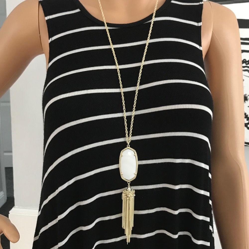 NWOT Kendra Scott Rayne Necklace in White Pearl - Picture 3 of 5